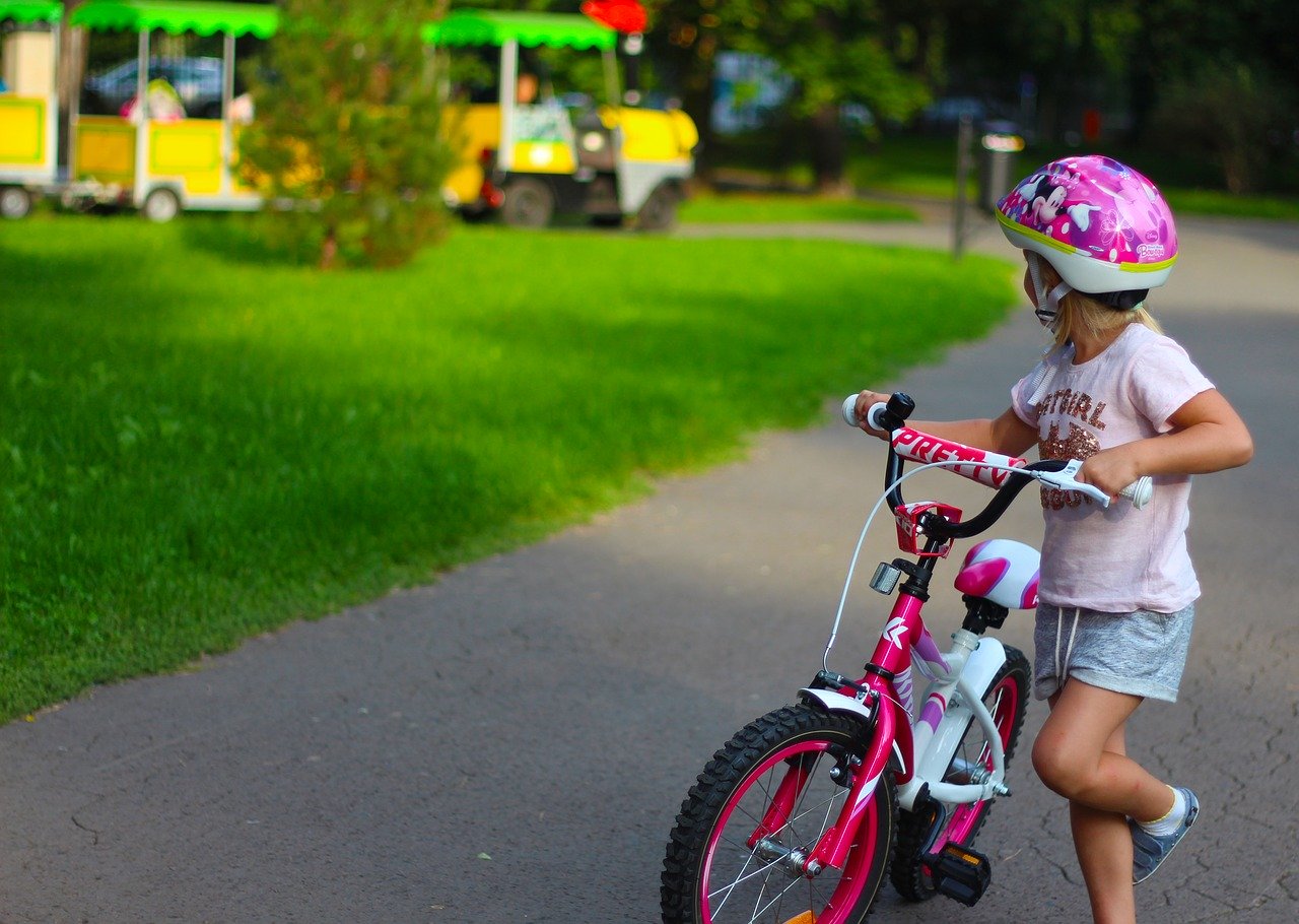 Как выбрать велосипед для ребёнка: рейтинг и критерии | FindMyKids Blog