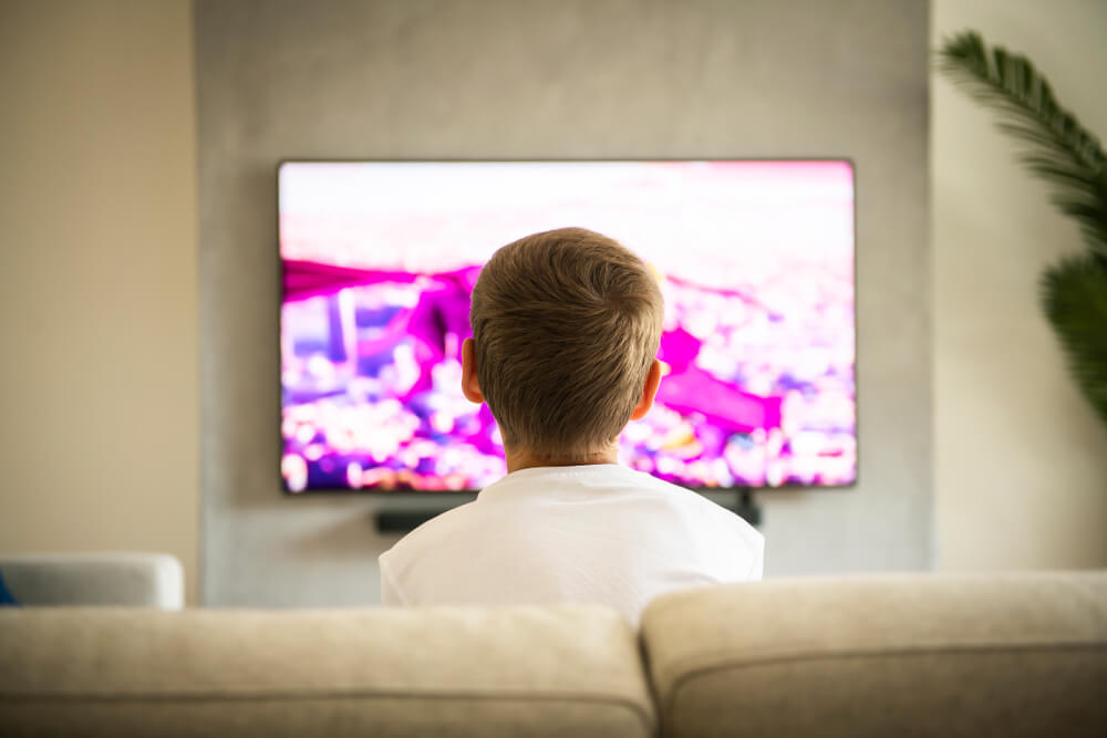 Переспроси образец she is watching tv