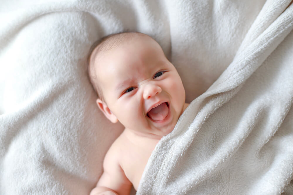 развитие ребенка в 2 месяца комаровский 