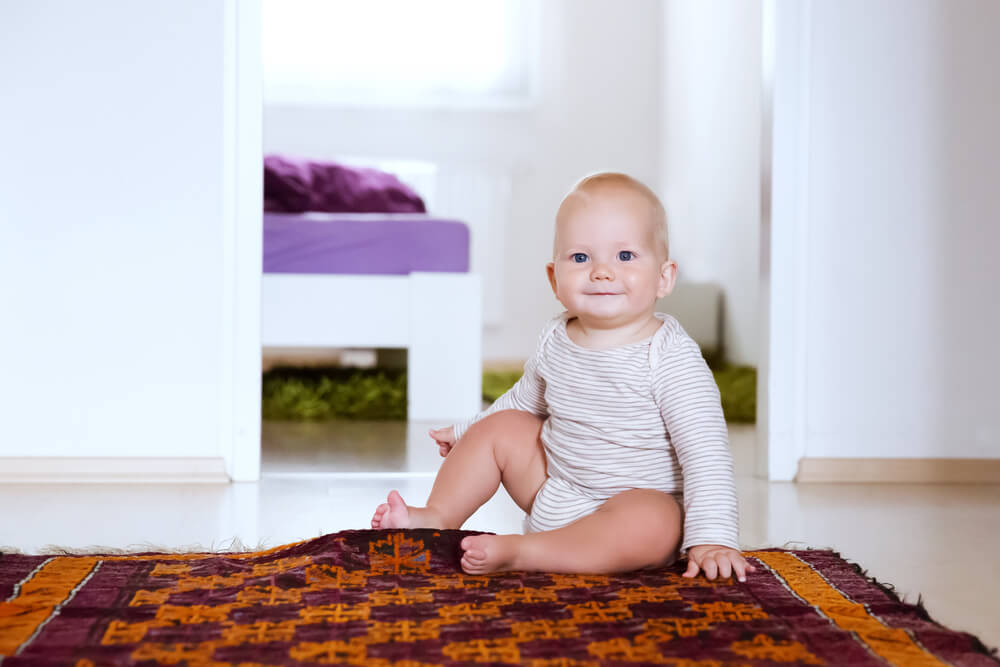 развитие ребенка в 8 месяцев видео